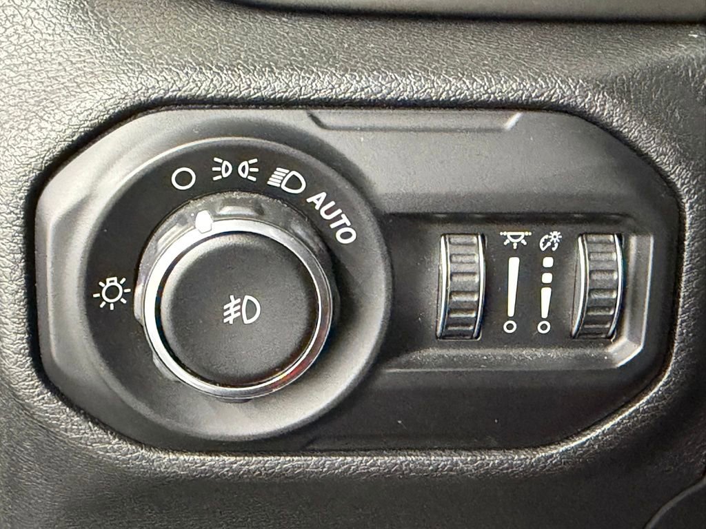 Used 2021 Jeep Wrangler Unlimited Sport image 25