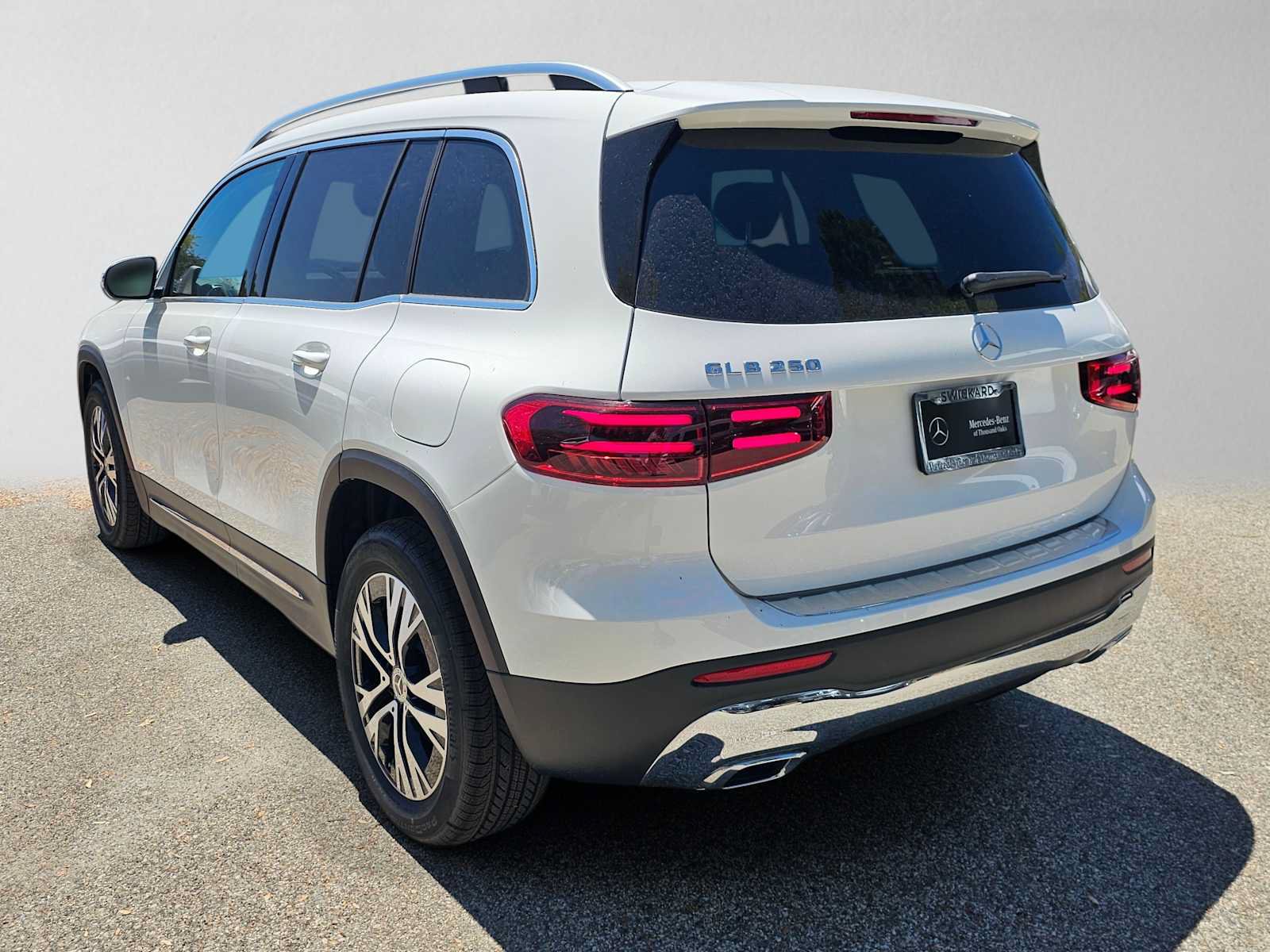 New 2026 Mercedes-Benz GLB 250 image 5