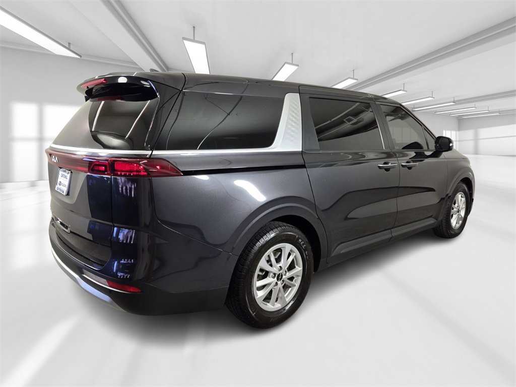 Used 2024 Kia Carnival LX image 7