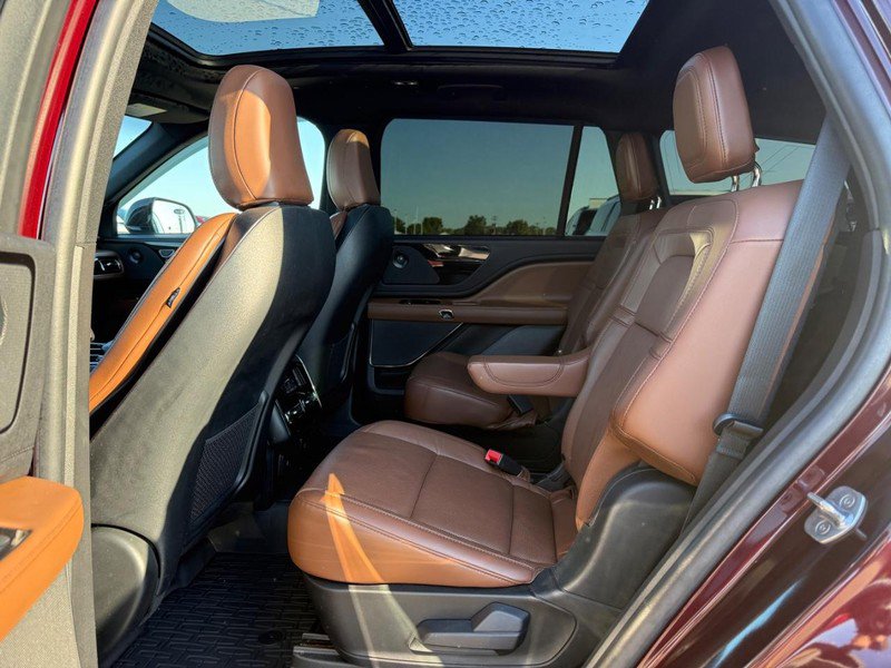 Used 2022 Lincoln Aviator Reserve w/ Equipment Group 201A AWD/4WD image 11