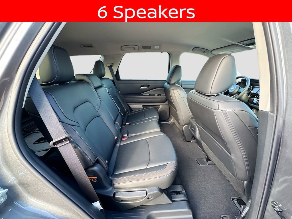 Used 2025 Nissan Pathfinder SL w/ Cargo Package image 12