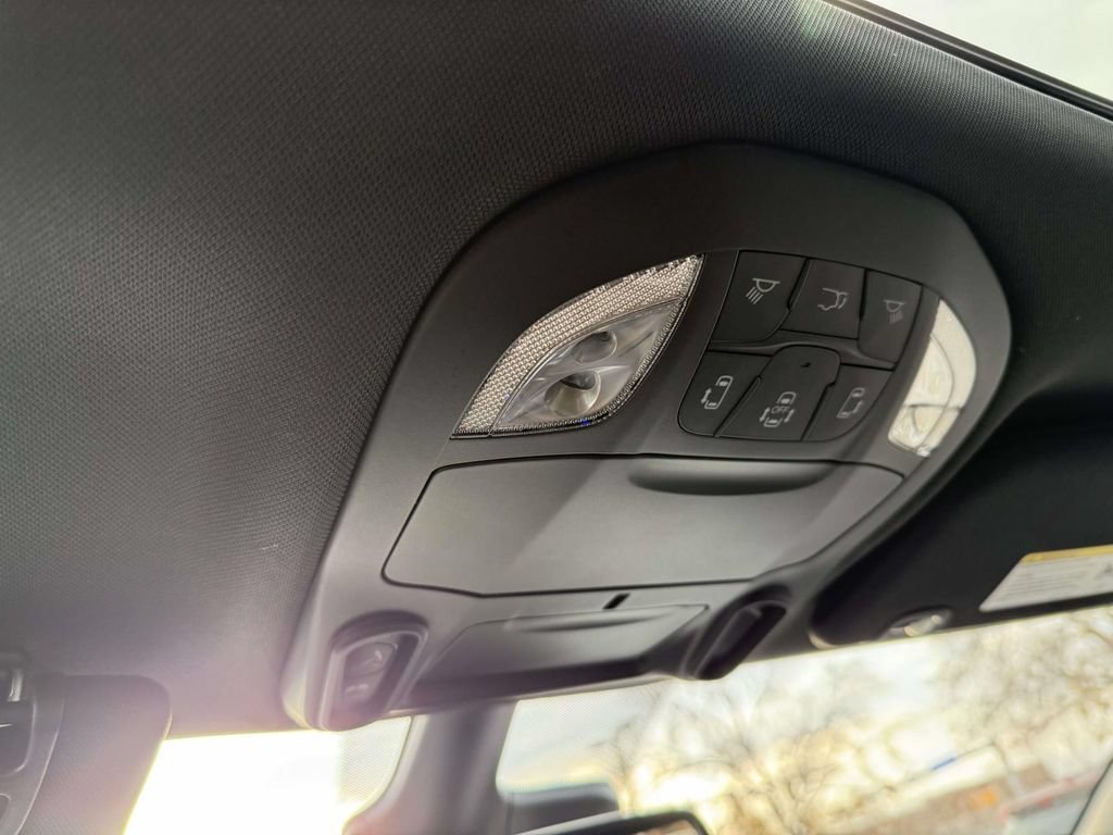 New 2026 Chrysler Pacifica Limited w/ Uconnect Theater Family Group AWD/4WD image 32