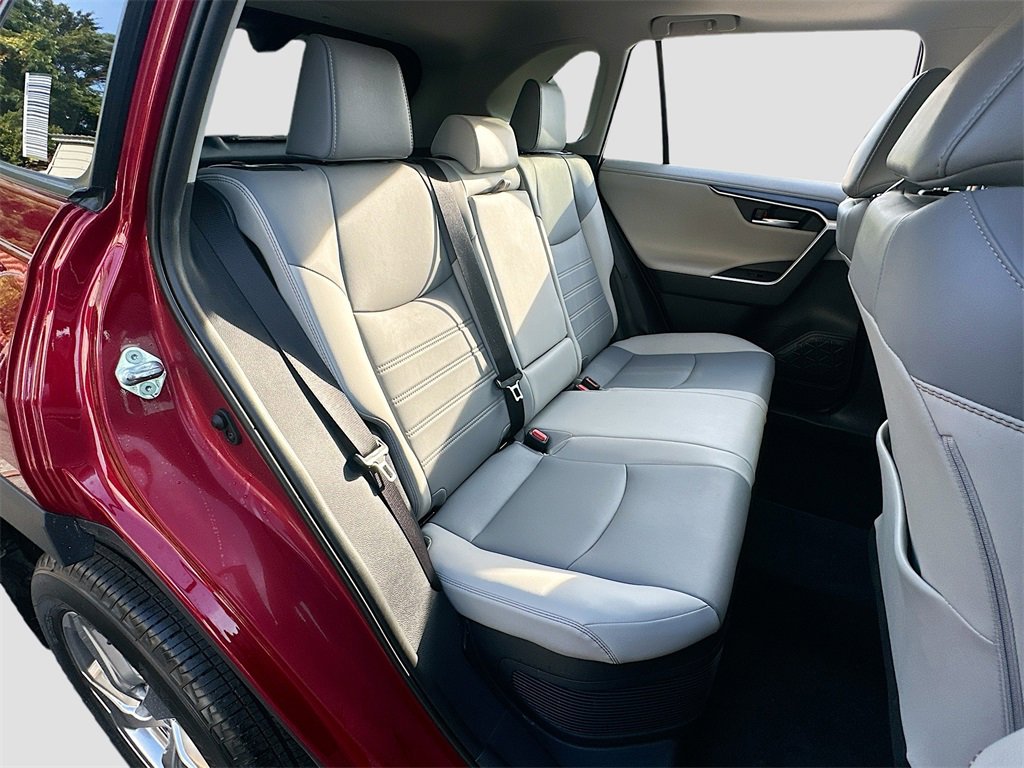 Used 2019 Toyota RAV4 Limited image 27