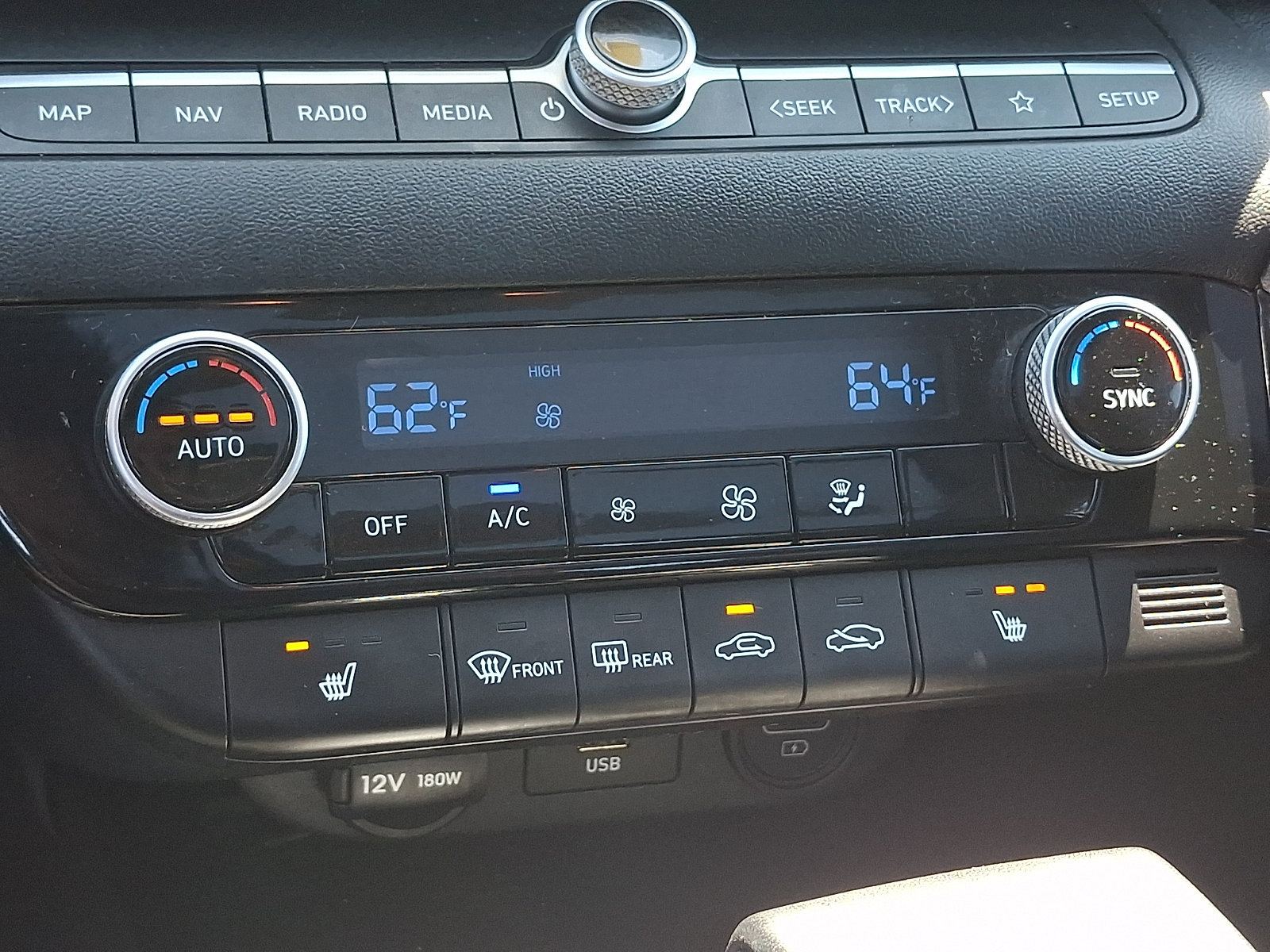 Used 2023 Hyundai Elantra Limited FWD image 16