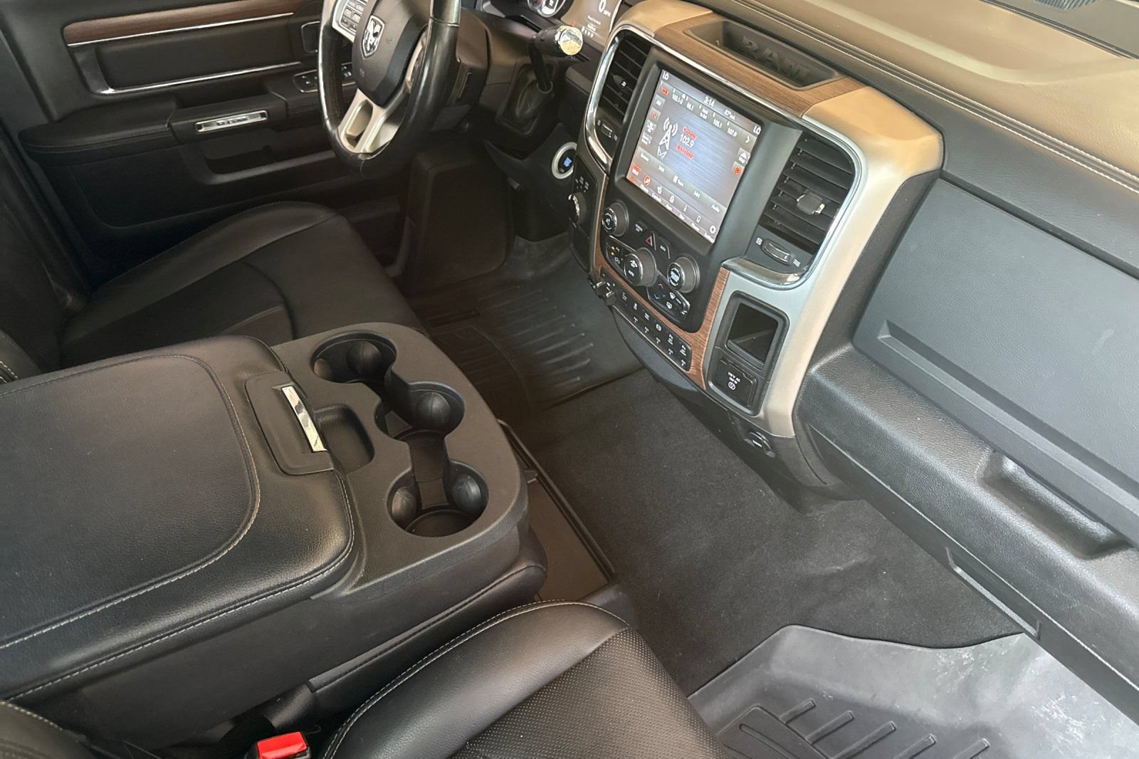 Used 2018 RAM 3500 Laramie w/ Convenience Group AWD/4WD image 19