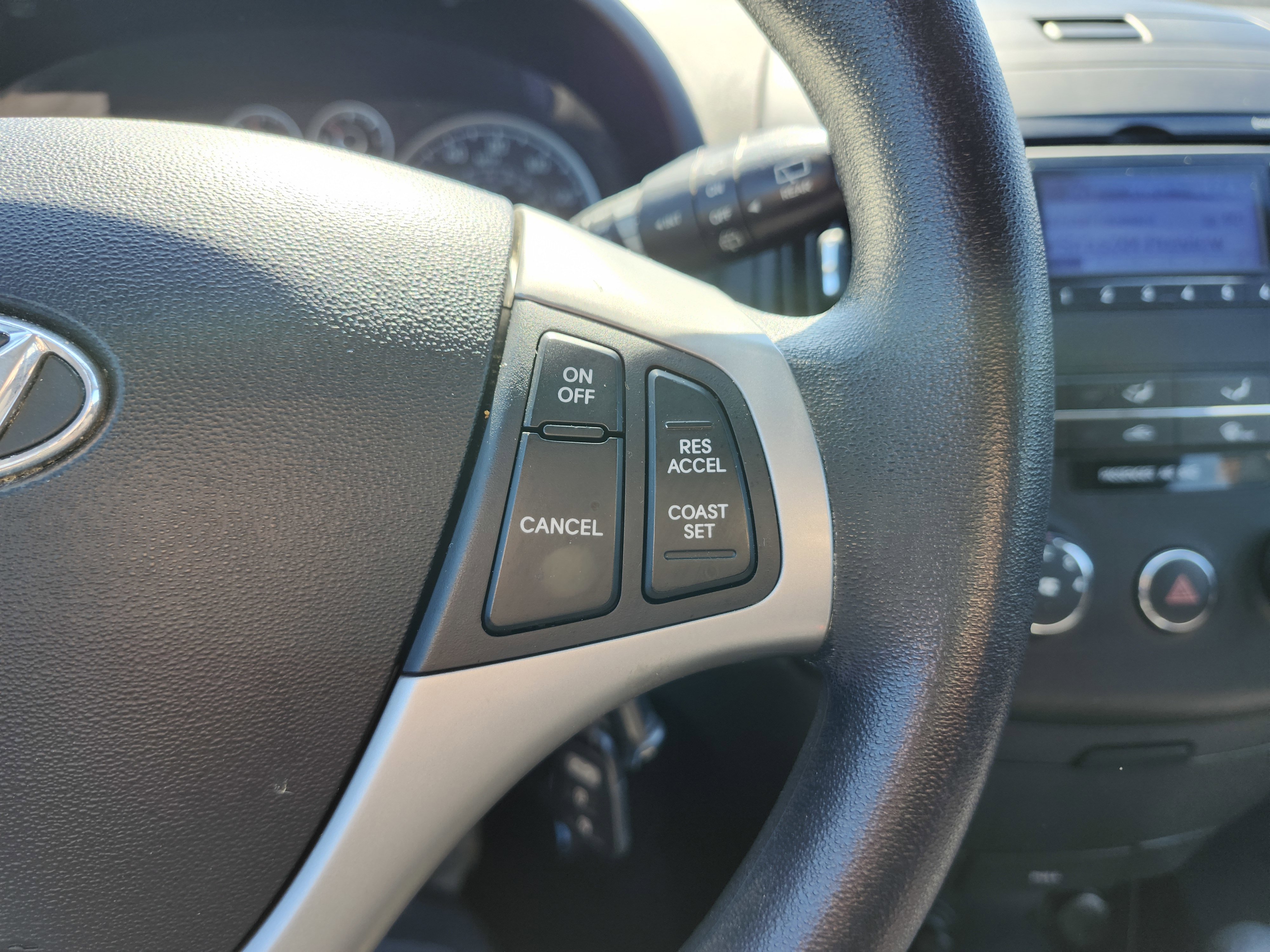 Used 2012 Hyundai Elantra GLS w/ Preferred Pkg image 29