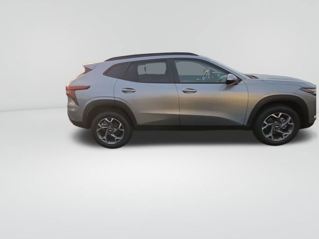 New 2025 Chevrolet Trax LT w/ Driver Confidence Package image 18