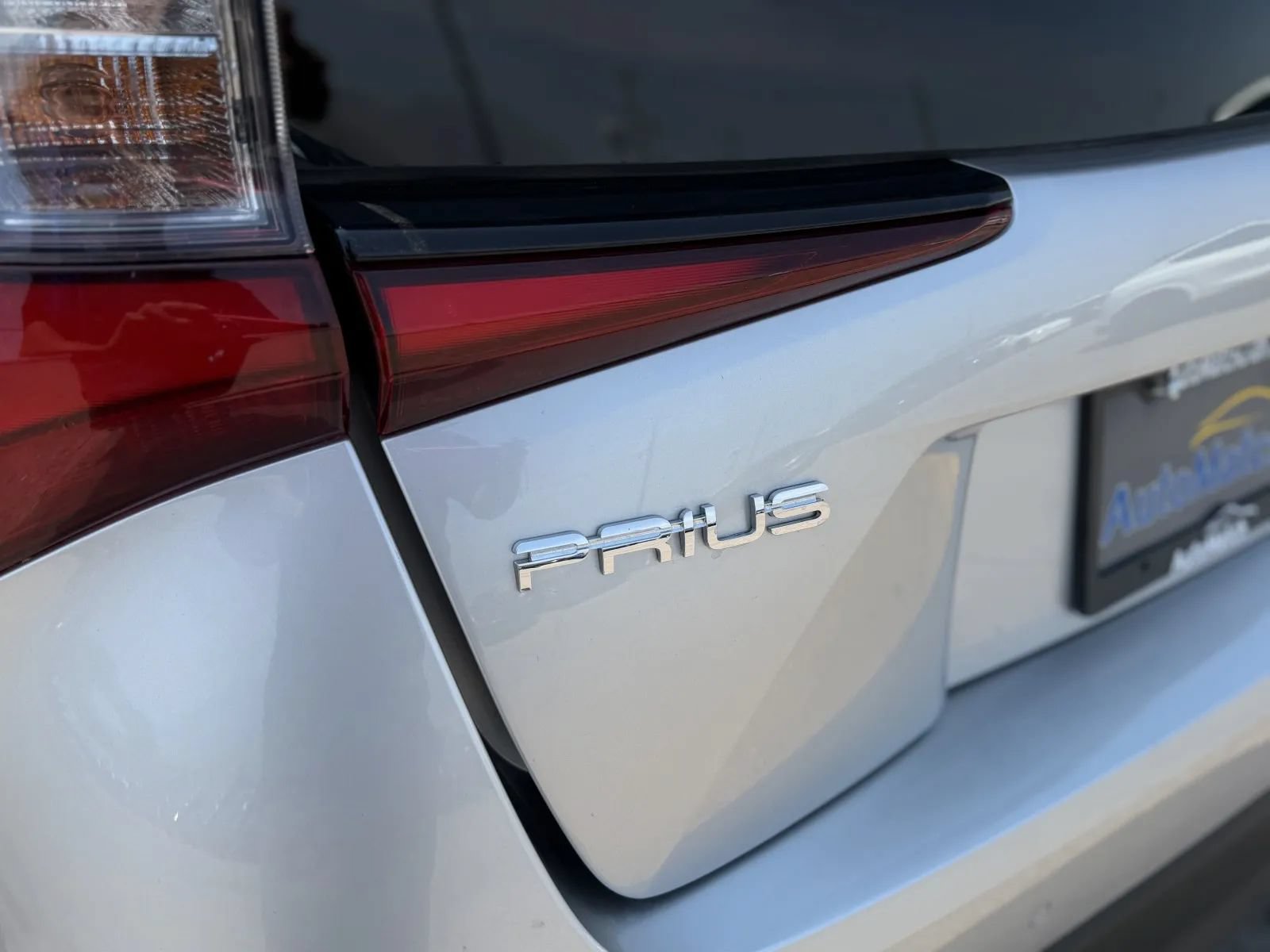 Used 2019 Toyota Prius Limited w/ Carpet Mat Package FWD image 40