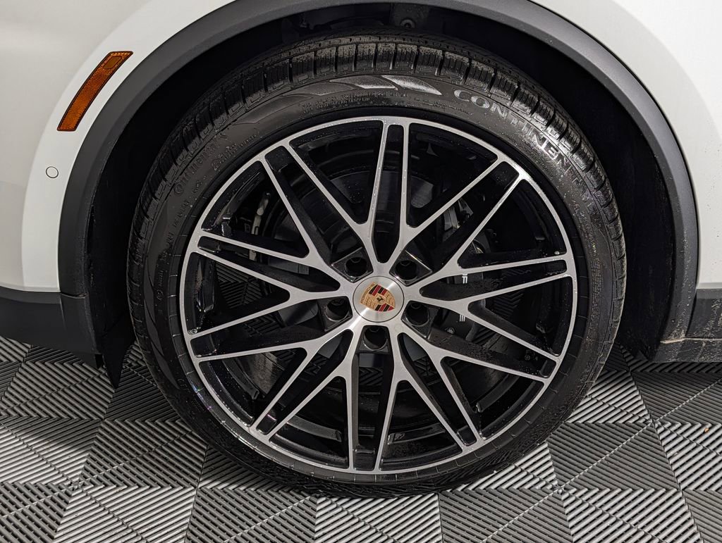 New 2026 Porsche Macan 4 Electric image 11