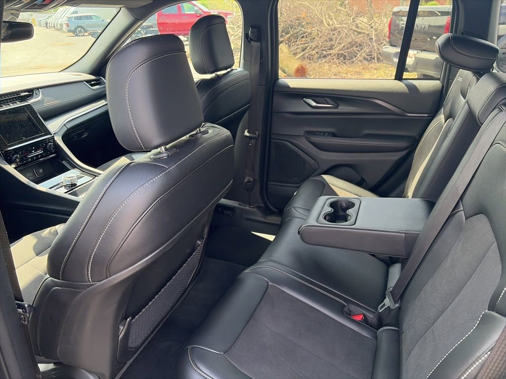 Certified 2024 Jeep Grand Cherokee Altitude image 4