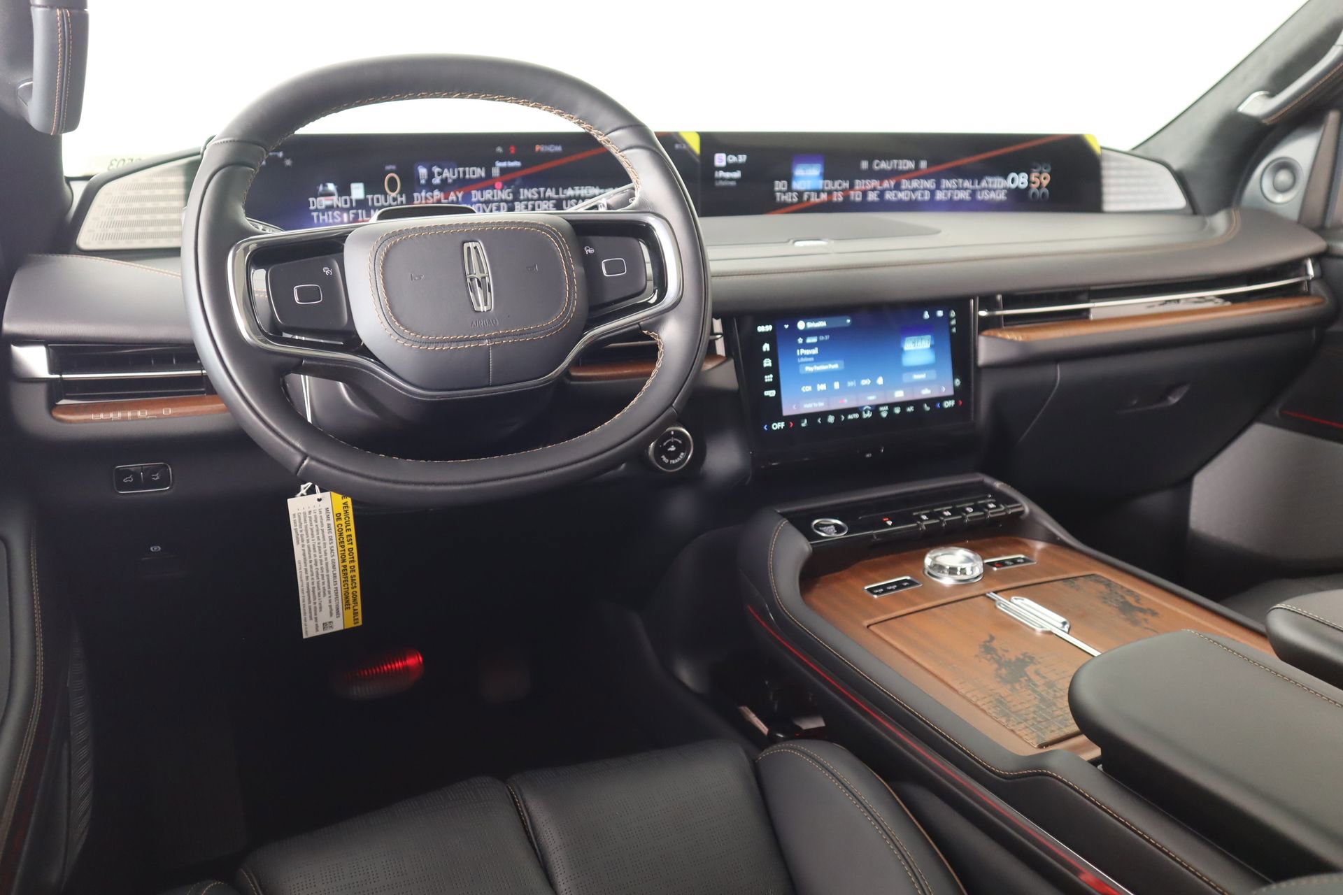 New 2026 Lincoln Navigator L Black Label AWD/4WD image 2