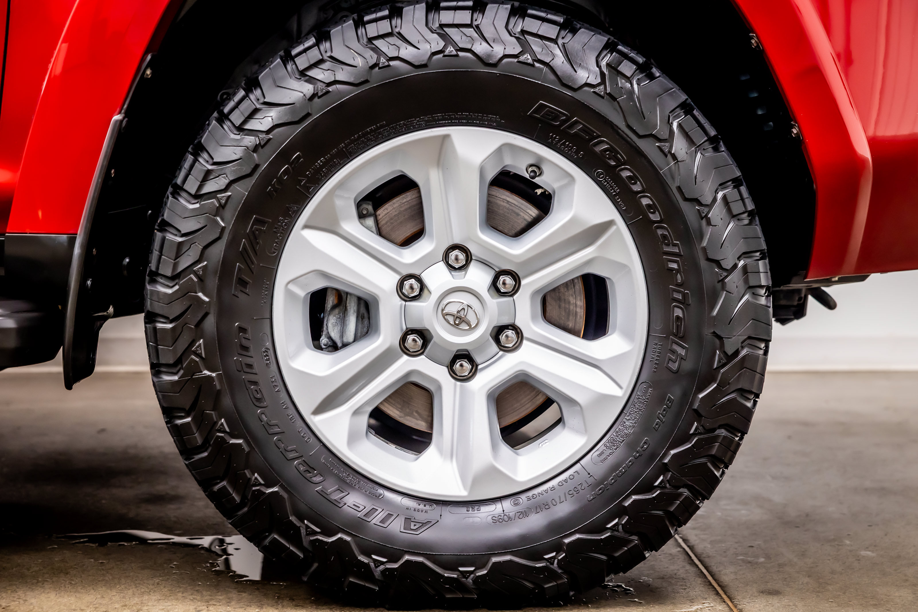 Used 2016 Toyota 4Runner SR5 AWD/4WD image 37