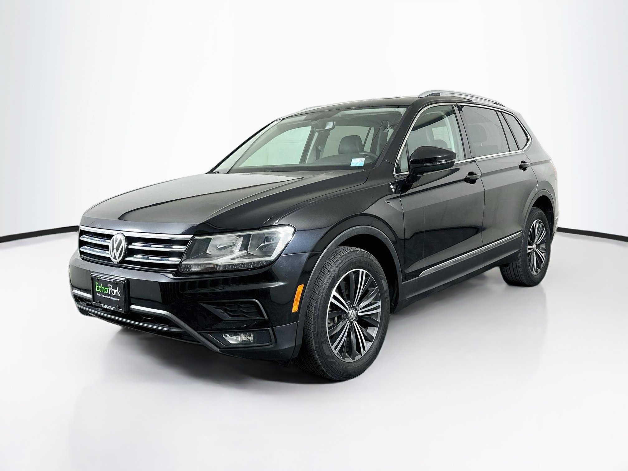 Used 2018 Volkswagen Tiguan SEL FWD image 3