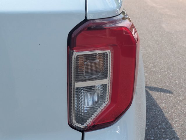 Used 2017 Ford Explorer XLT w/ Equipment Group 202A image 6