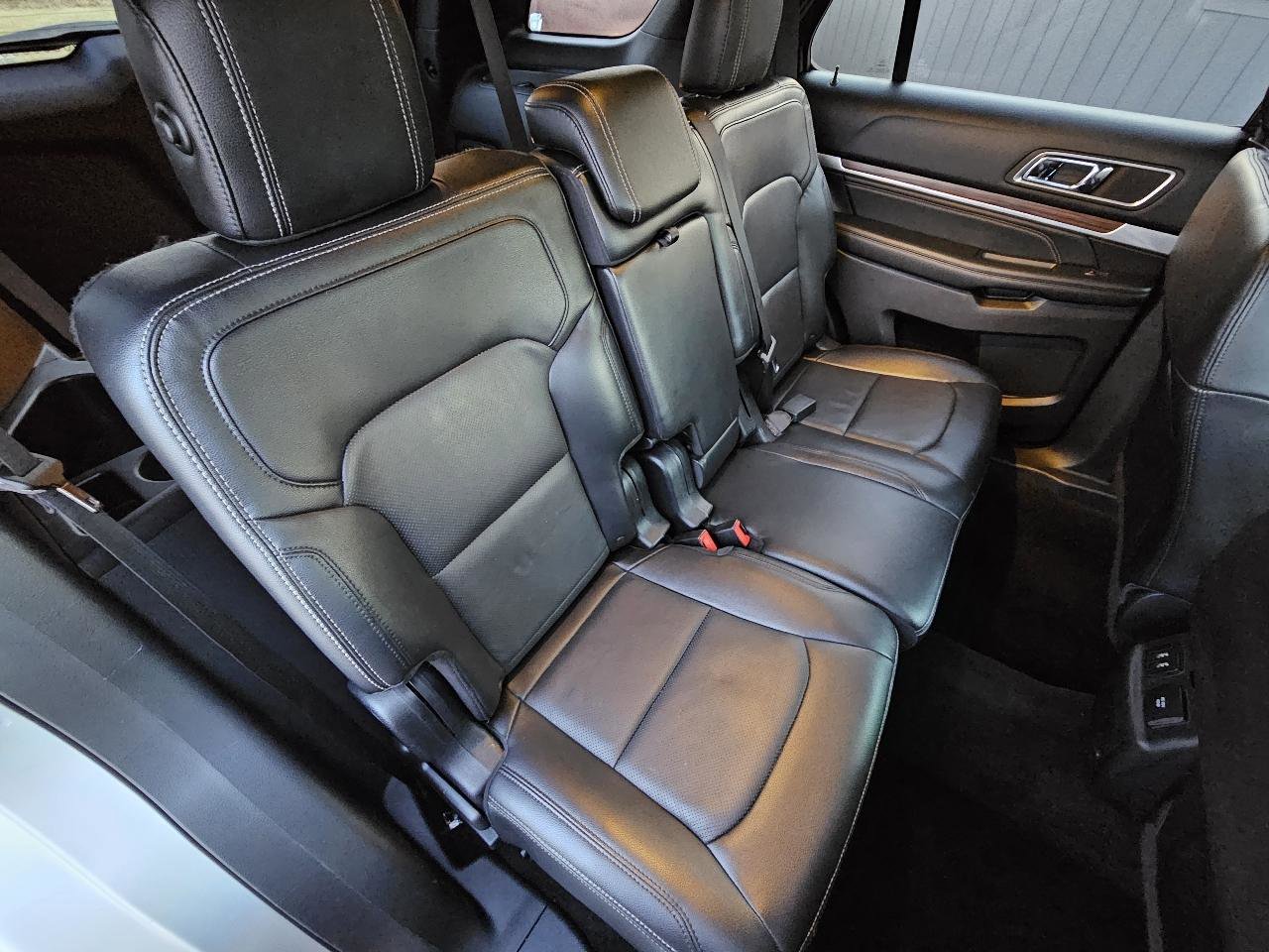 Used 2016 Ford Explorer Limited image 28