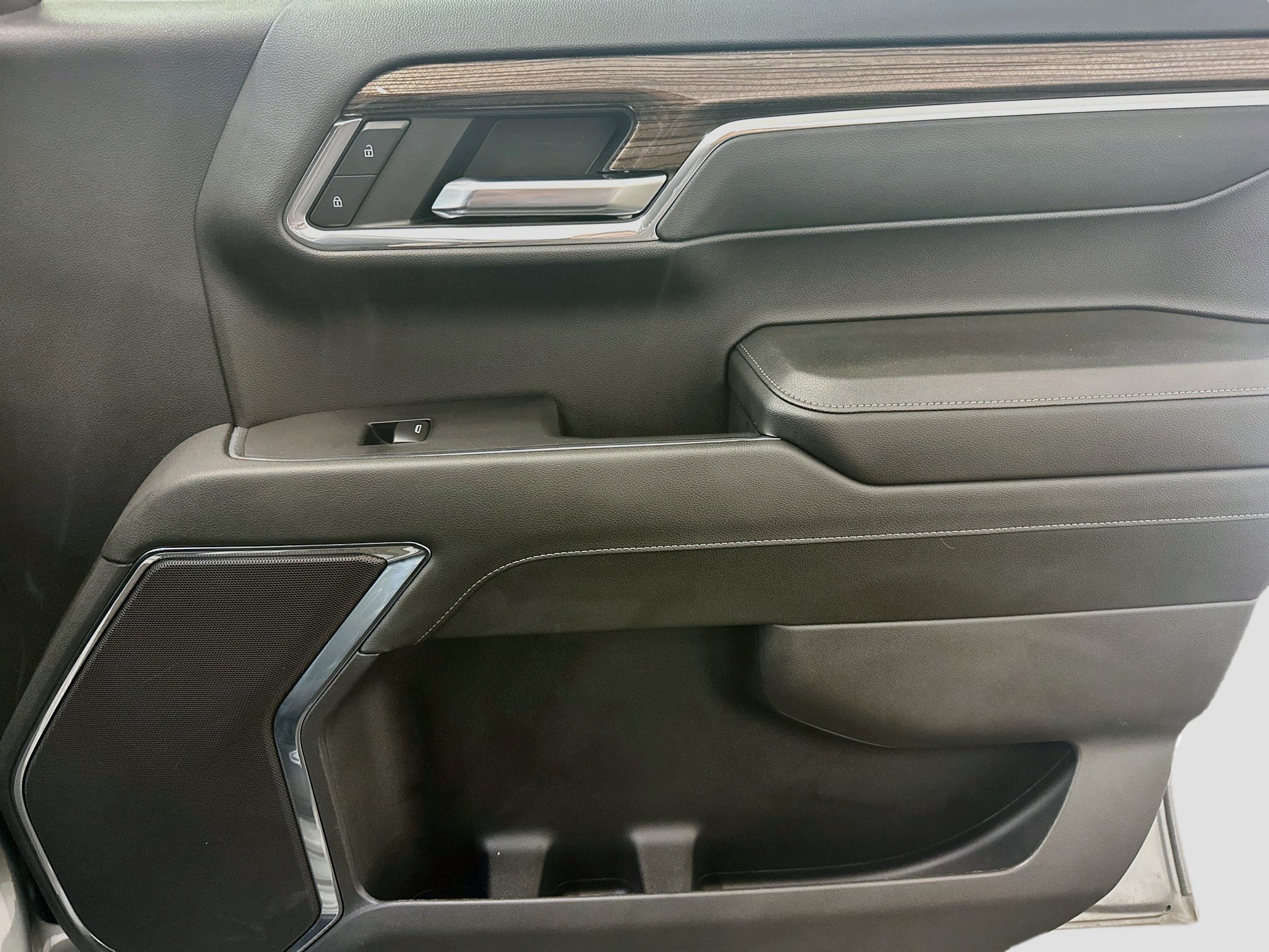Used 2024 Chevrolet Silverado 1500 LT AWD/4WD image 33