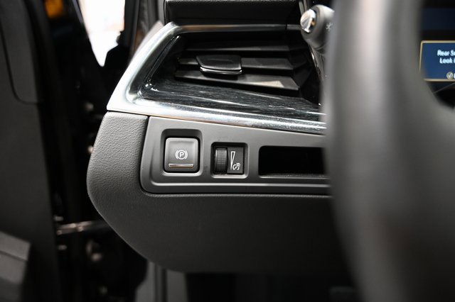 Used 2025 Cadillac XT5 Premium Luxury image 24