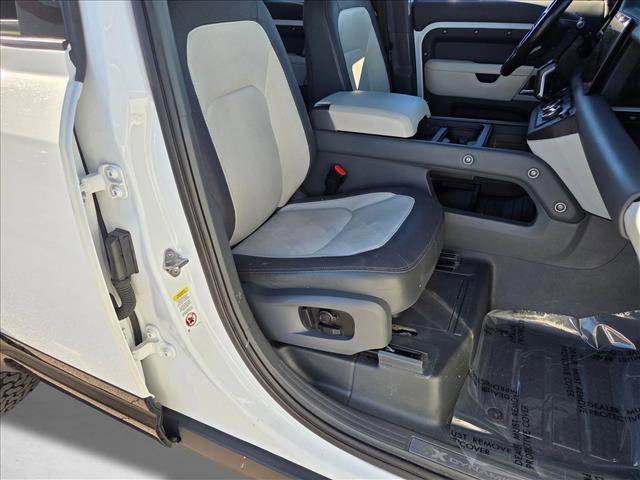 Used 2023 Land Rover Defender 110 X-Dynamic SE image 19