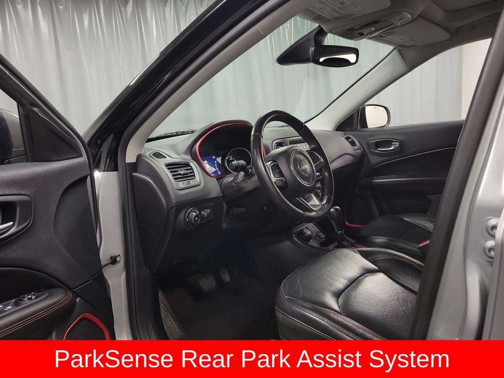 Used 2019 Jeep Compass Trailhawk w/ Leather Interior Group AWD/4WD image 13