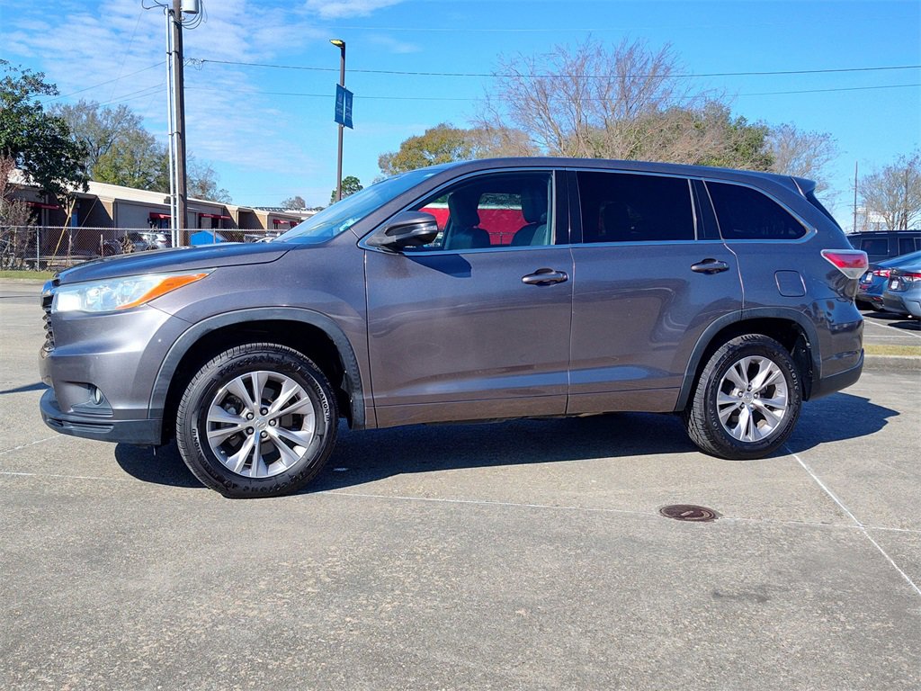 Used 2014 Toyota Highlander LE image 3