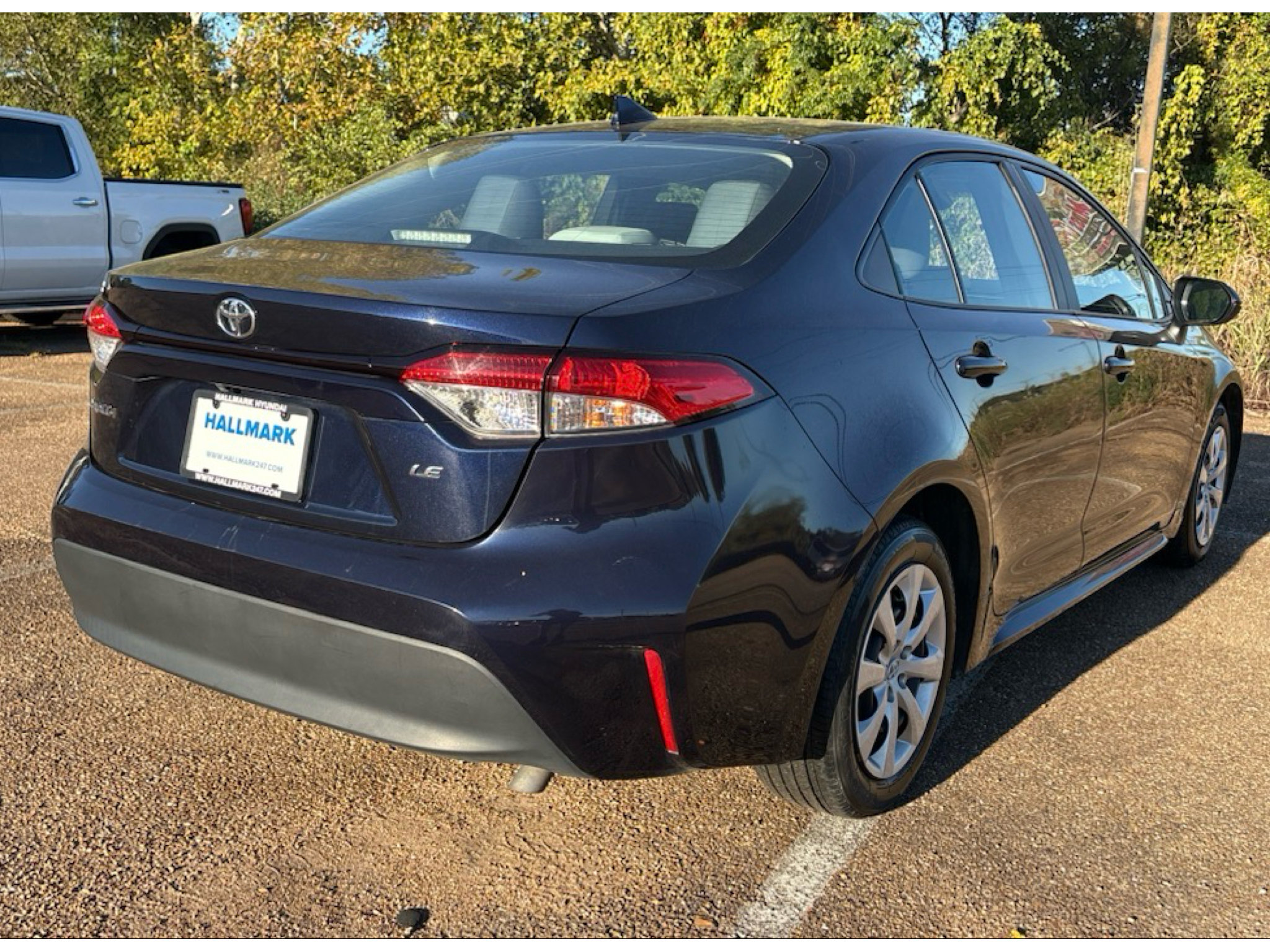 Used 2024 Toyota Corolla LE FWD image 4