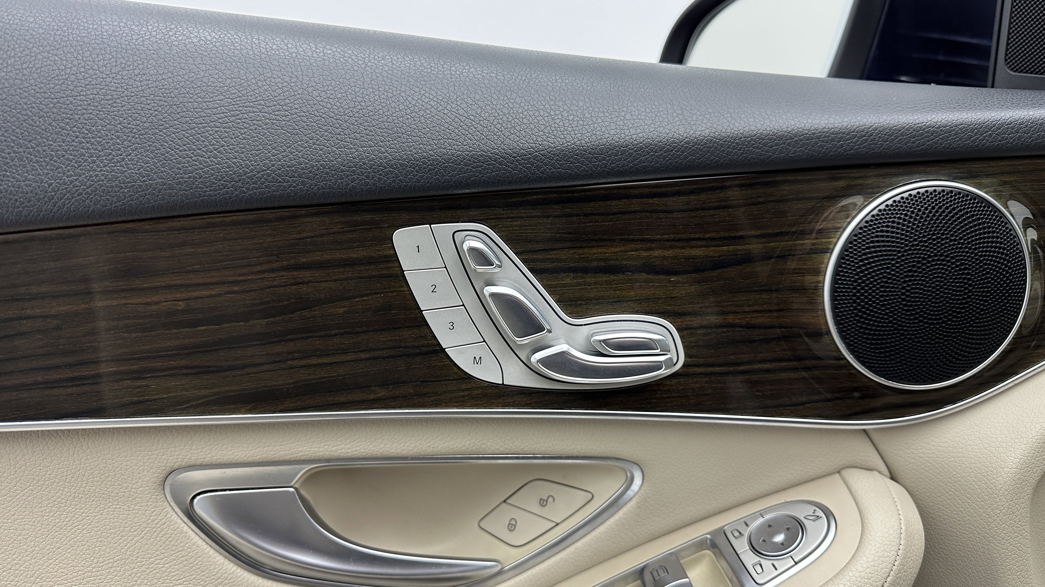 Used 2016 Mercedes-Benz GLC 300 image 12