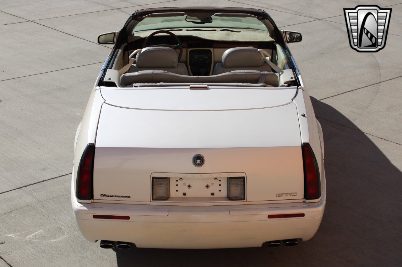 Used 2002 Cadillac Eldorado Touring w/ Preffered Equipment Group image 10