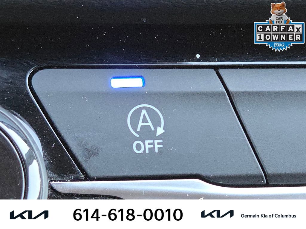 Used 2023 Chrysler Voyager LX image 35