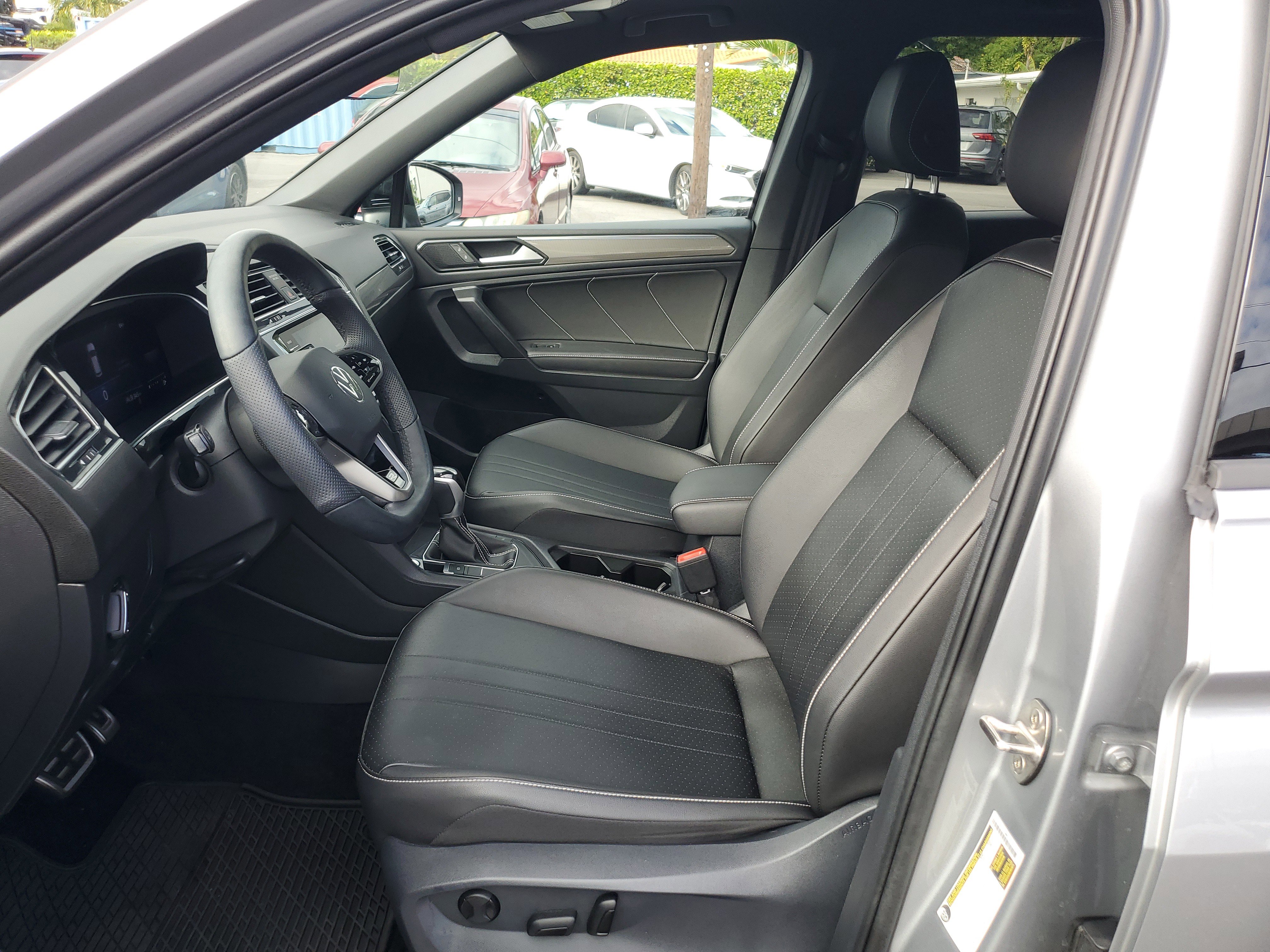 Used 2022 Volkswagen Tiguan SE R-Line FWD image 23