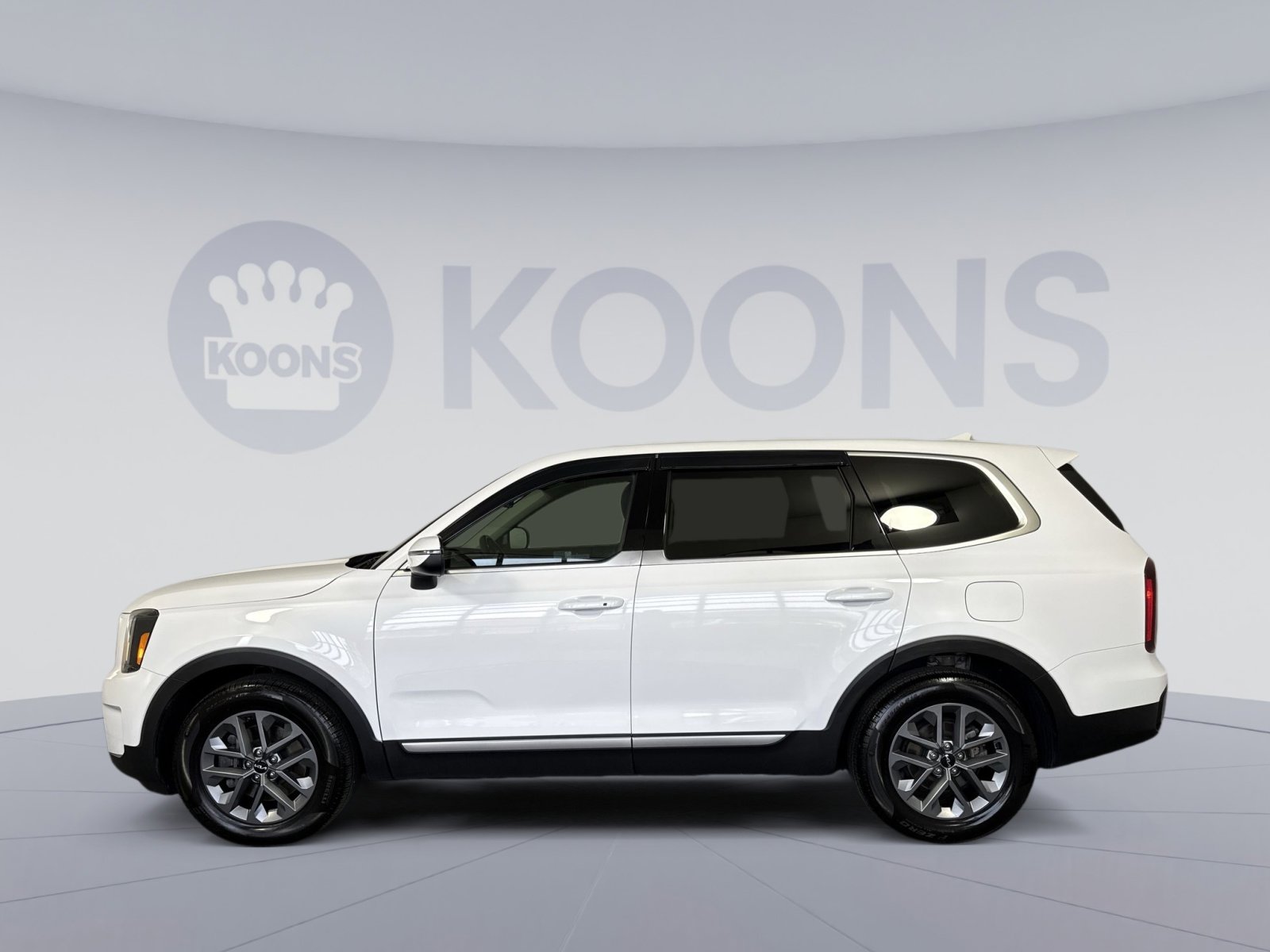Used 2024 Kia Telluride LX image 2