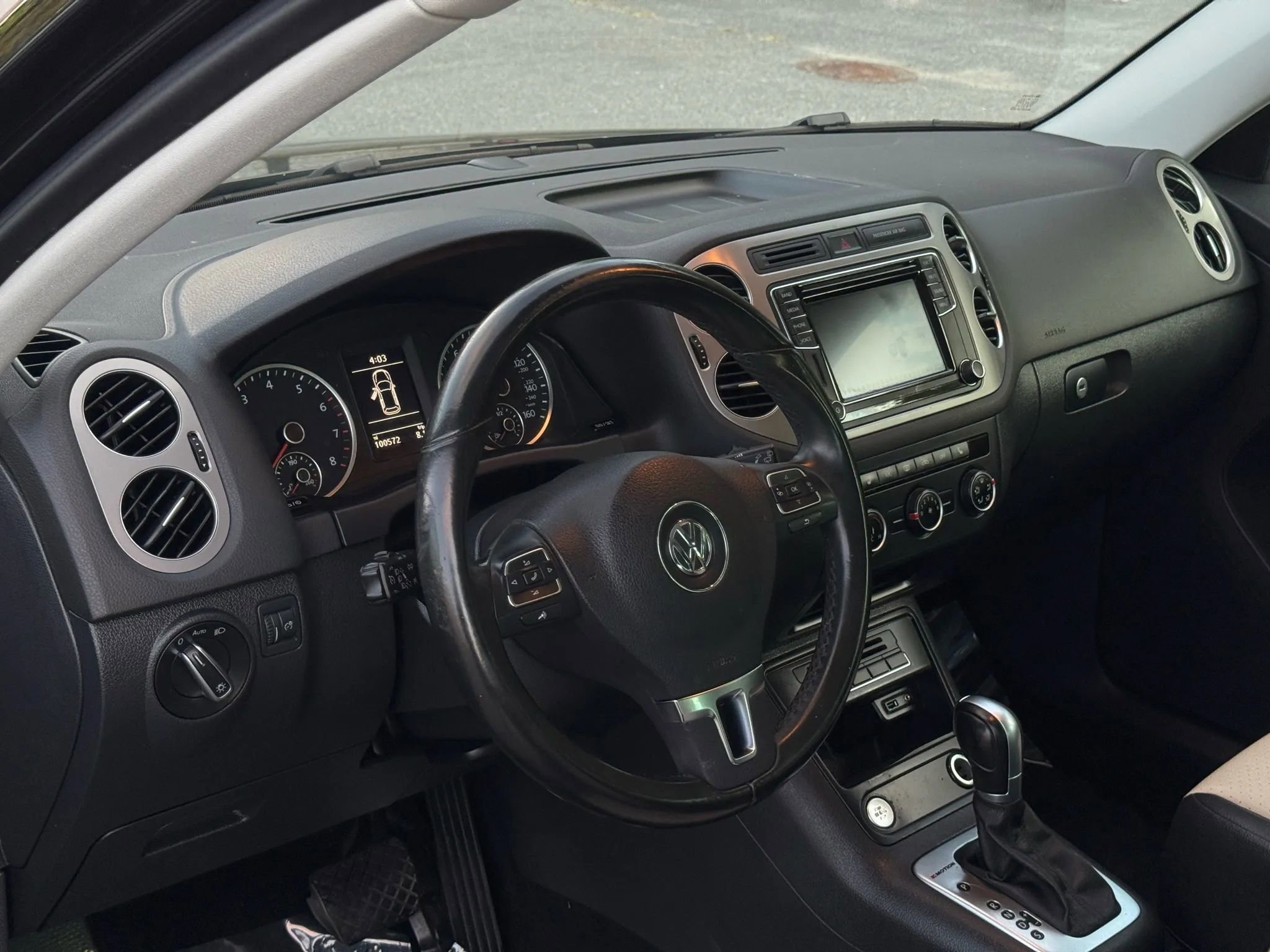 Used 2017 Volkswagen Tiguan Wolfsburg Edition image 16