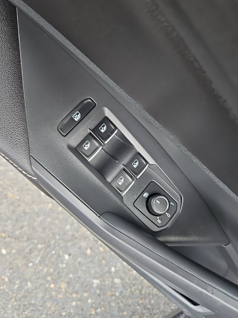 Used 2025 Volkswagen Jetta Sport FWD image 22