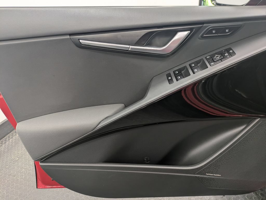Certified 2023 Kia Niro SX Touring FWD image 8