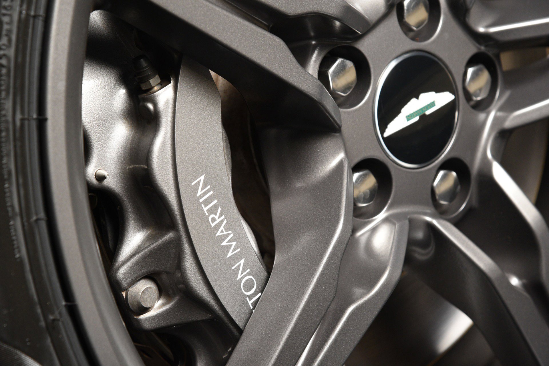 Used 2015 Aston Martin V8 Vantage GT image 17