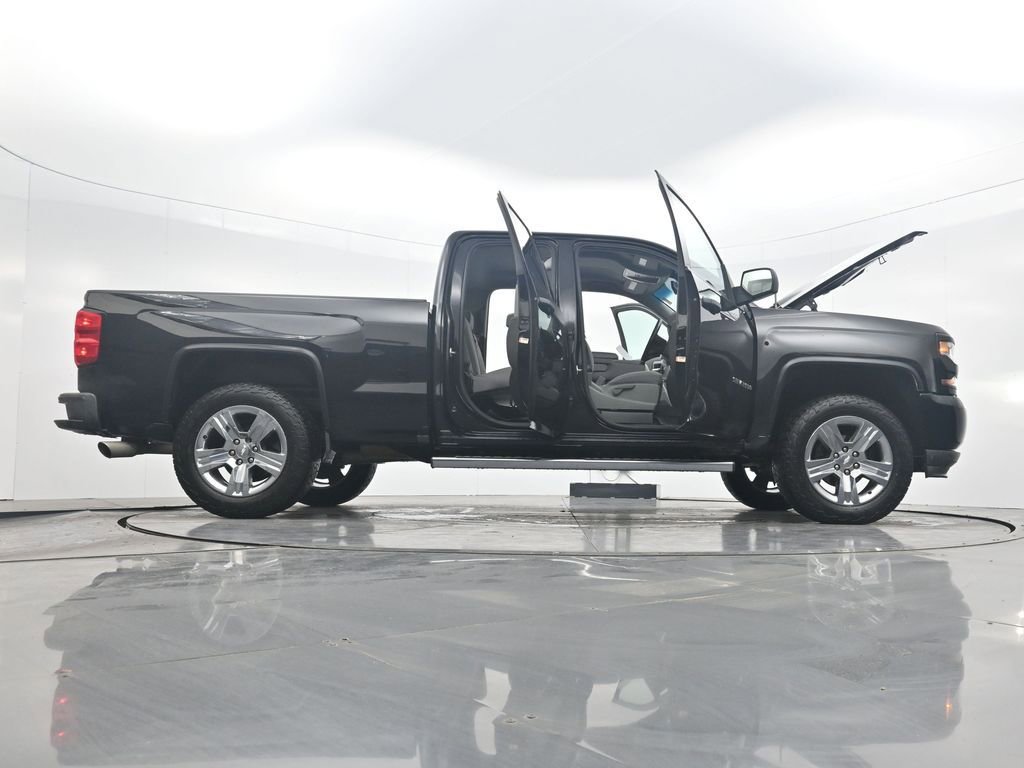 Used 2017 Chevrolet Silverado 1500 Custom w/ Custom Convenience Package AWD/4WD image 42