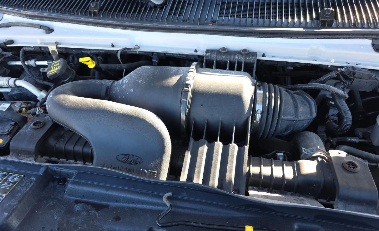 Used 2011 Ford E-150 and Econoline 150 image 4