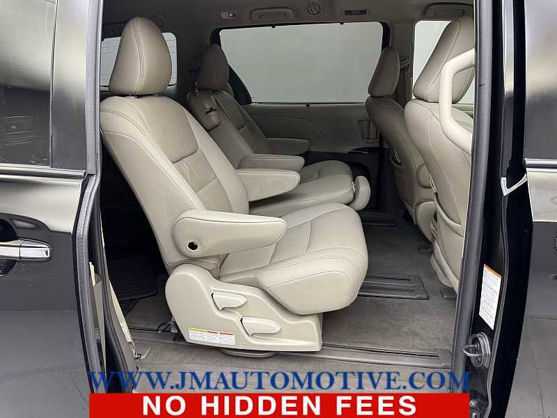 Used 2020 Toyota Sienna XLE FWD image 21