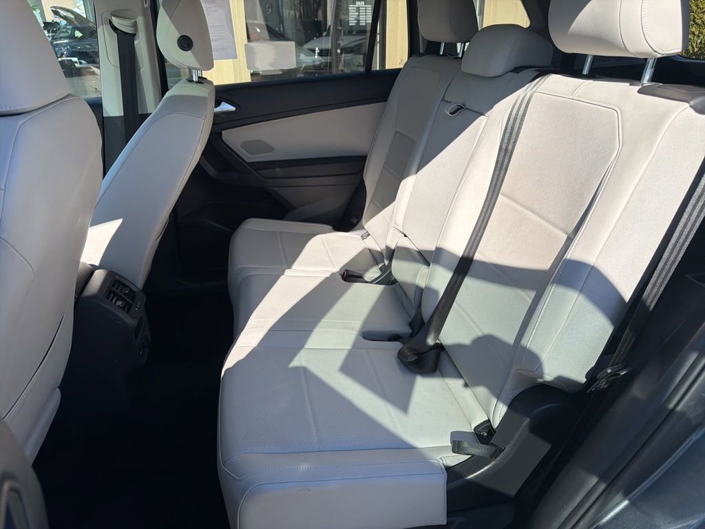 Used 2021 Volkswagen Tiguan SE w/ Panoramic Sunroof Package AWD/4WD image 30