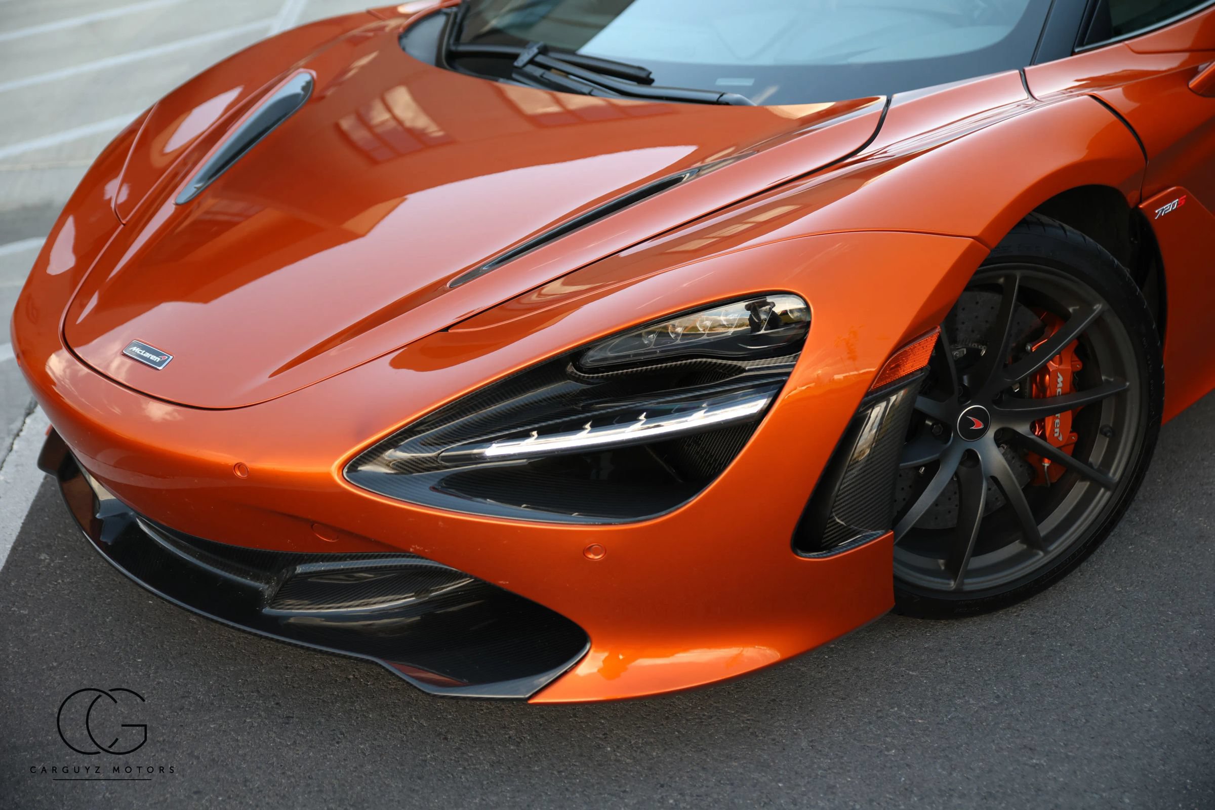 Used 2018 McLaren 720S RWD image 2