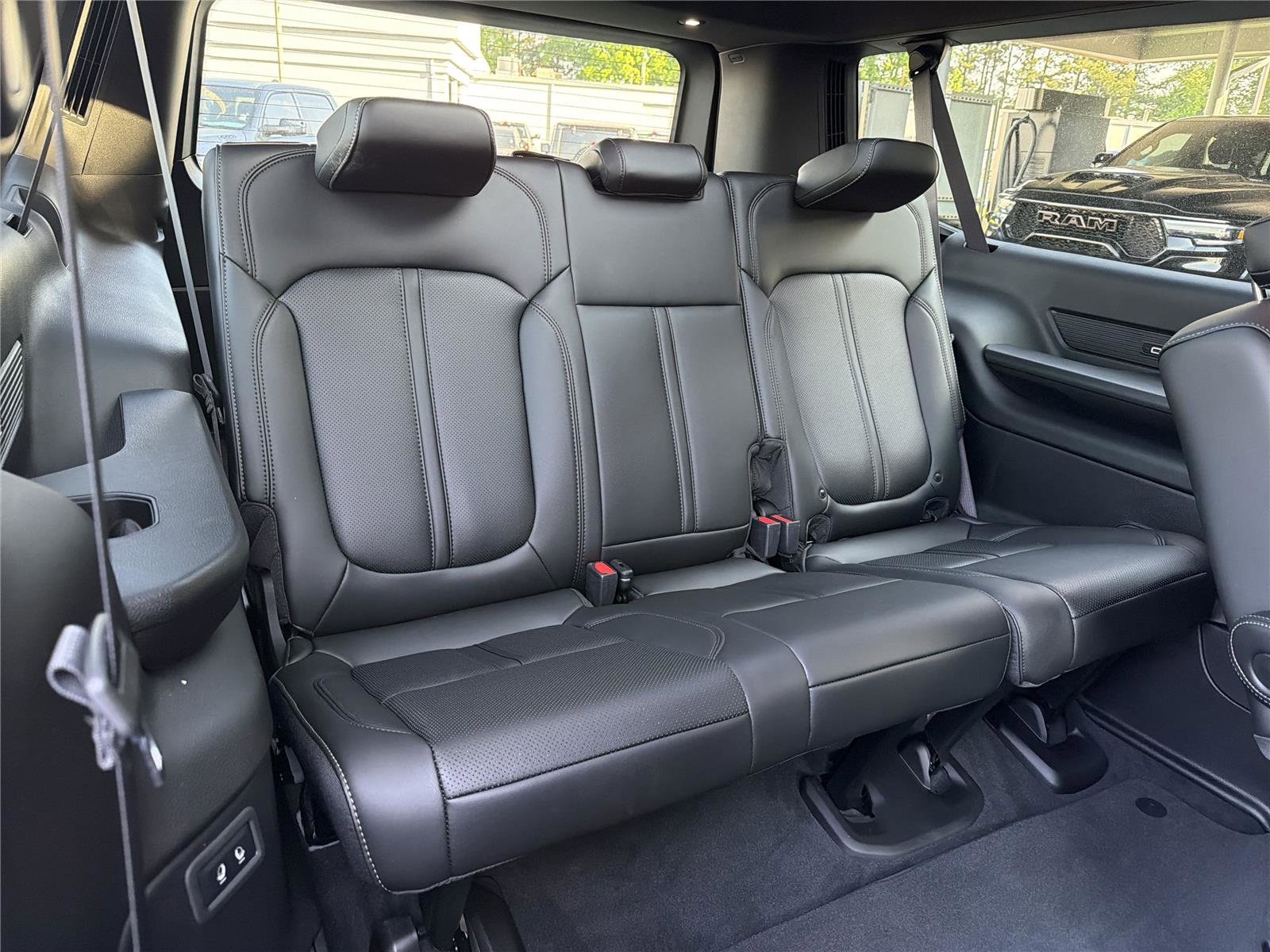 New 2026 Jeep Grand Wagoneer L 4WD w/ Premium Group I image 12