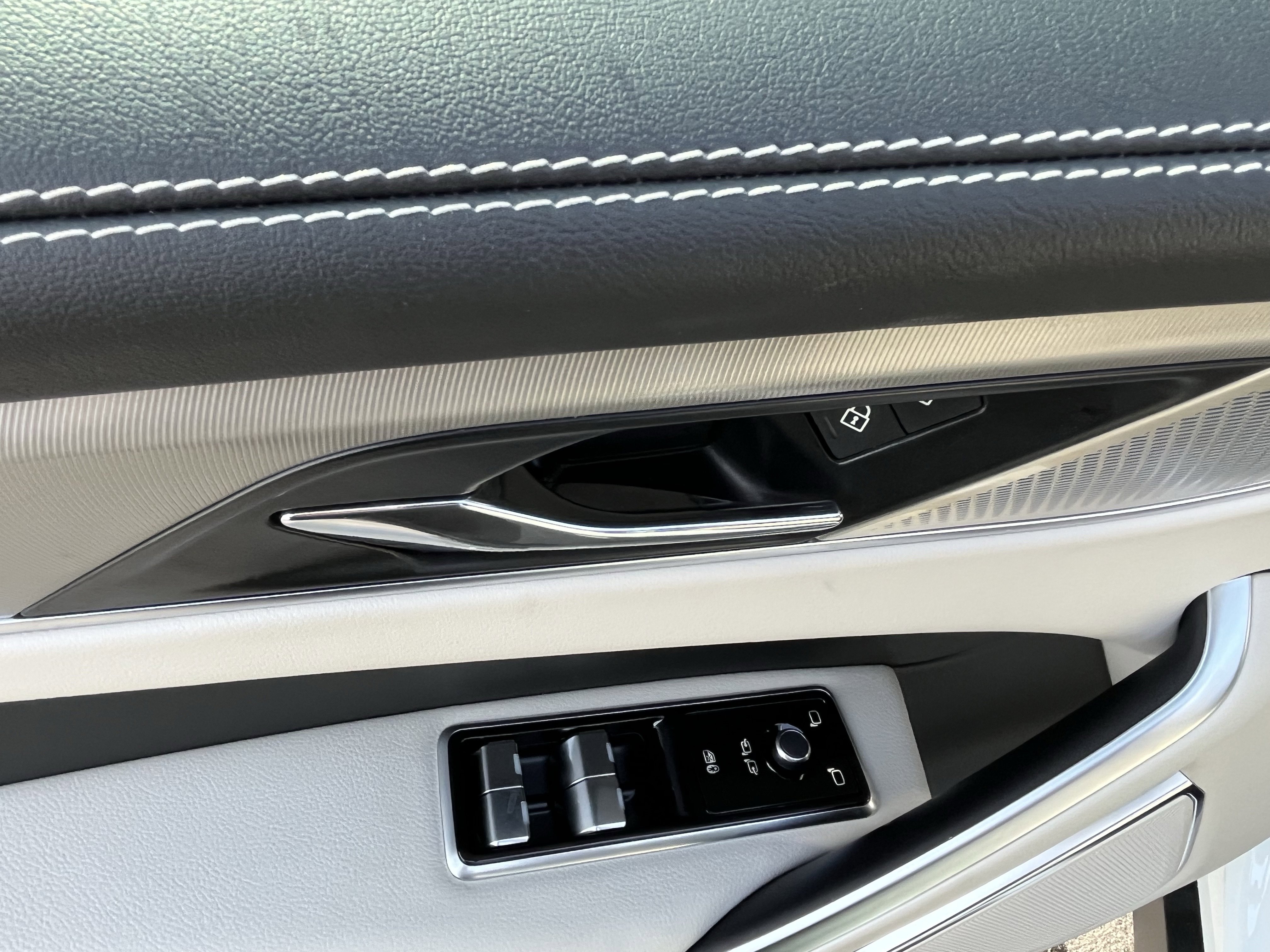 Used 2025 Jaguar F-PACE R-Dynamic S image 14