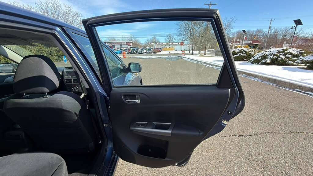 Used 2011 Subaru Impreza 2.5i image 27