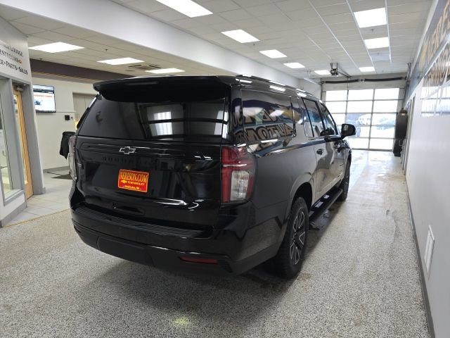 Used 2023 Chevrolet Suburban Z71 w/ Luxury Package image 7