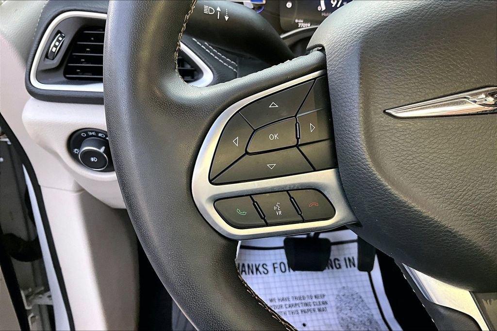 Used 2024 Chrysler Pacifica Limited FWD image 11