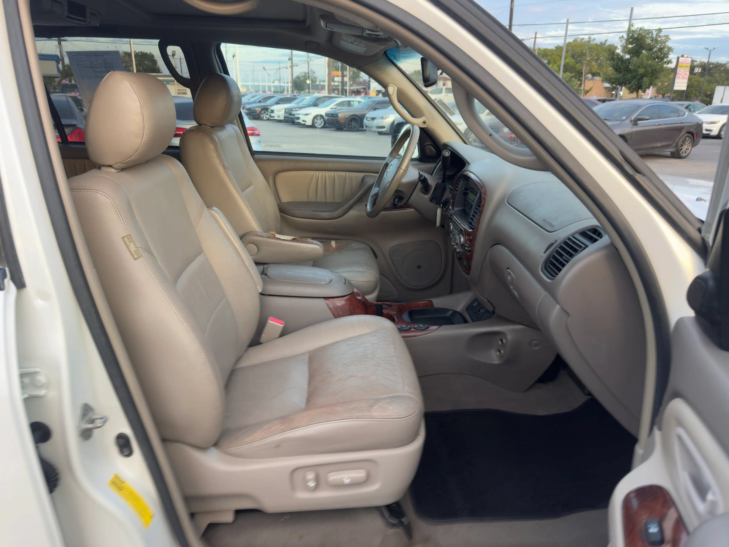 Used 2007 Toyota Sequoia Limited w/ Luxury Pkg RWD image 10