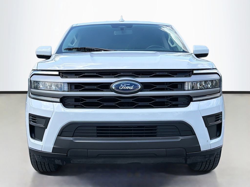 Used 2022 Ford Expedition XLT image 3