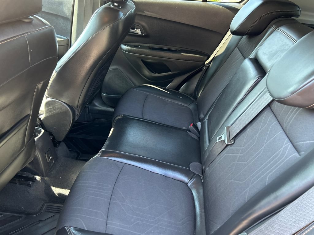 Used 2019 Chevrolet Trax LT w/ LT Convenience Package FWD image 13