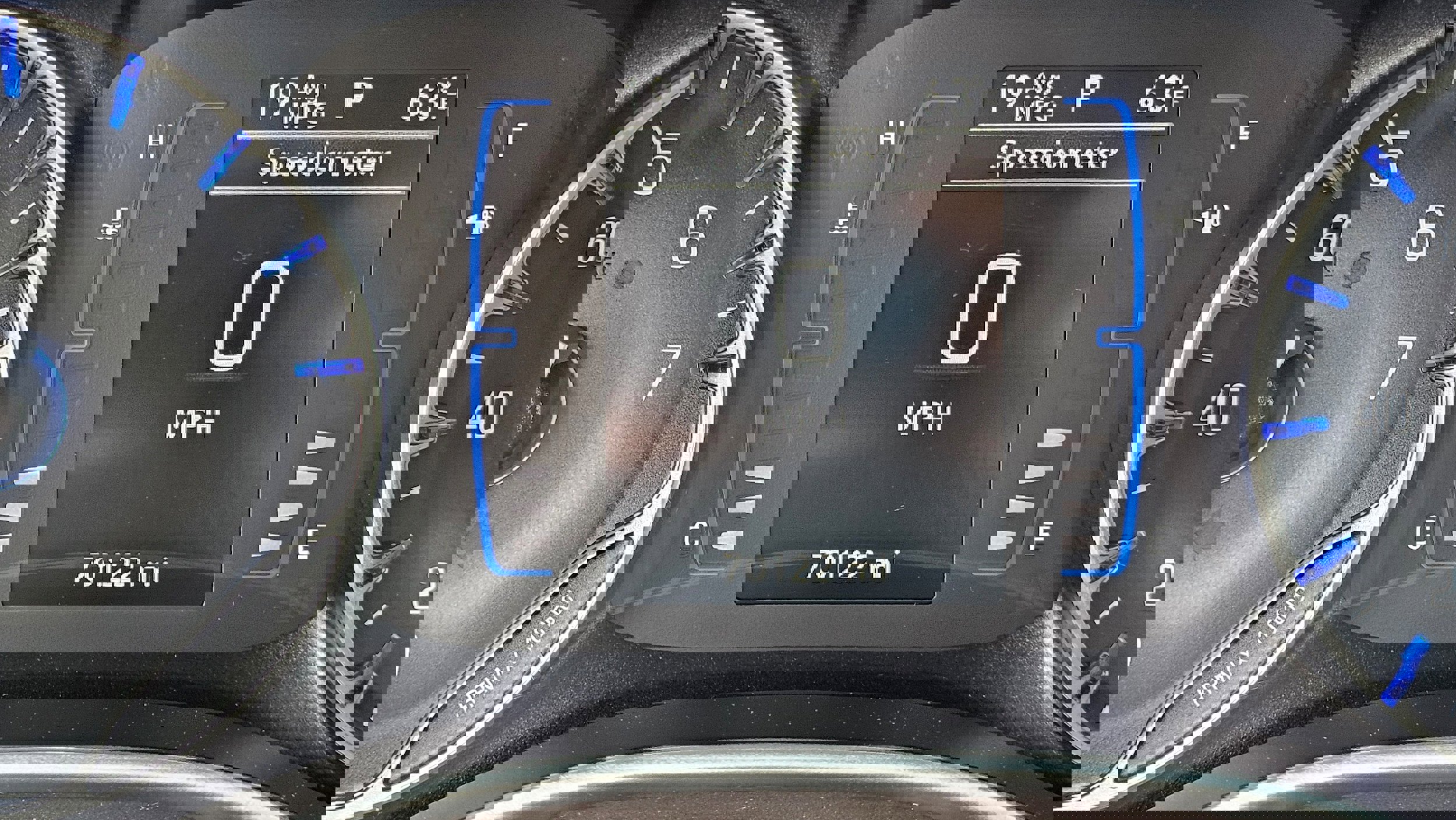 Used 2023 Chrysler Voyager LX image 23