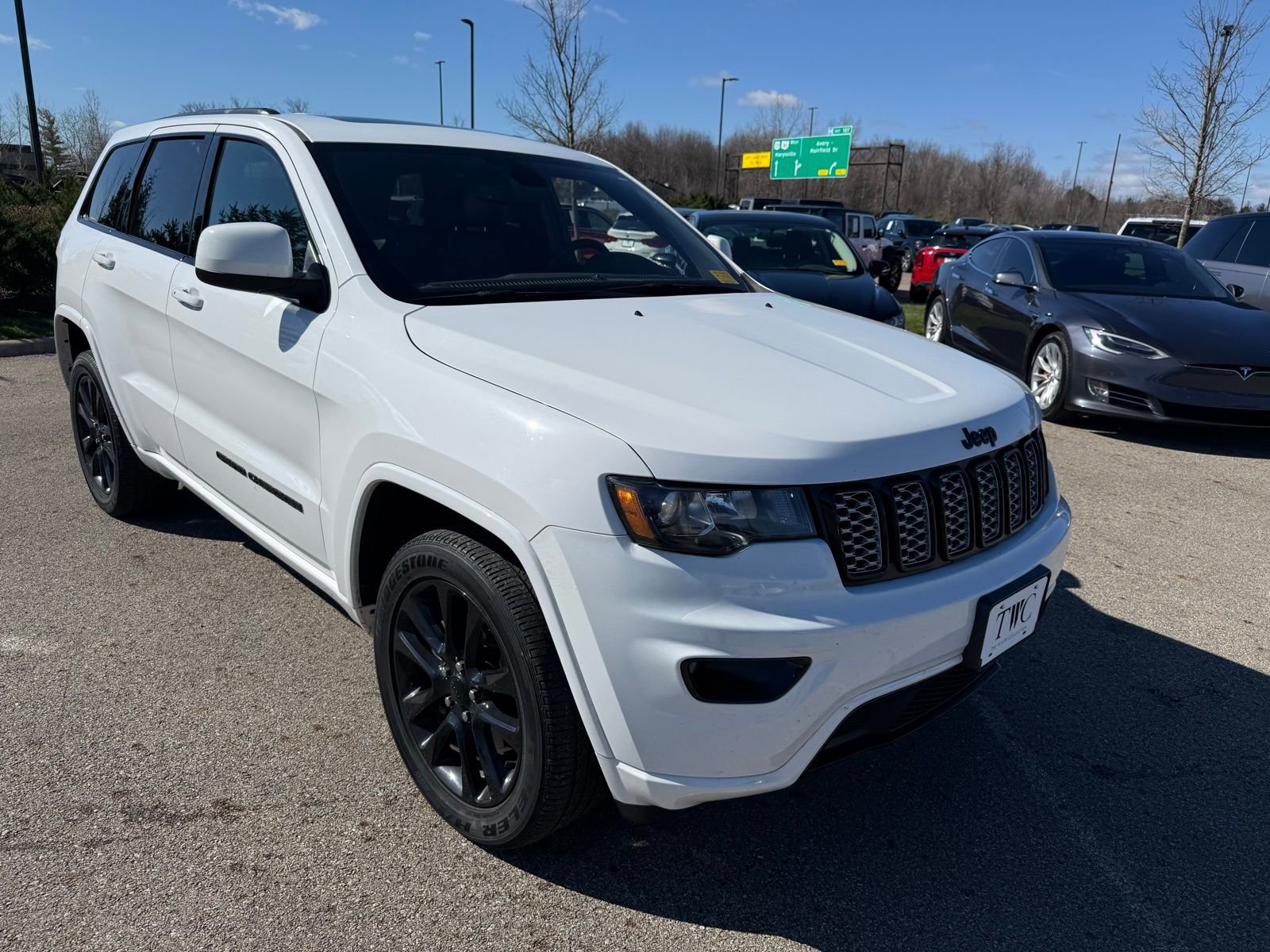 Used 2020 Jeep Grand Cherokee Altitude image 3