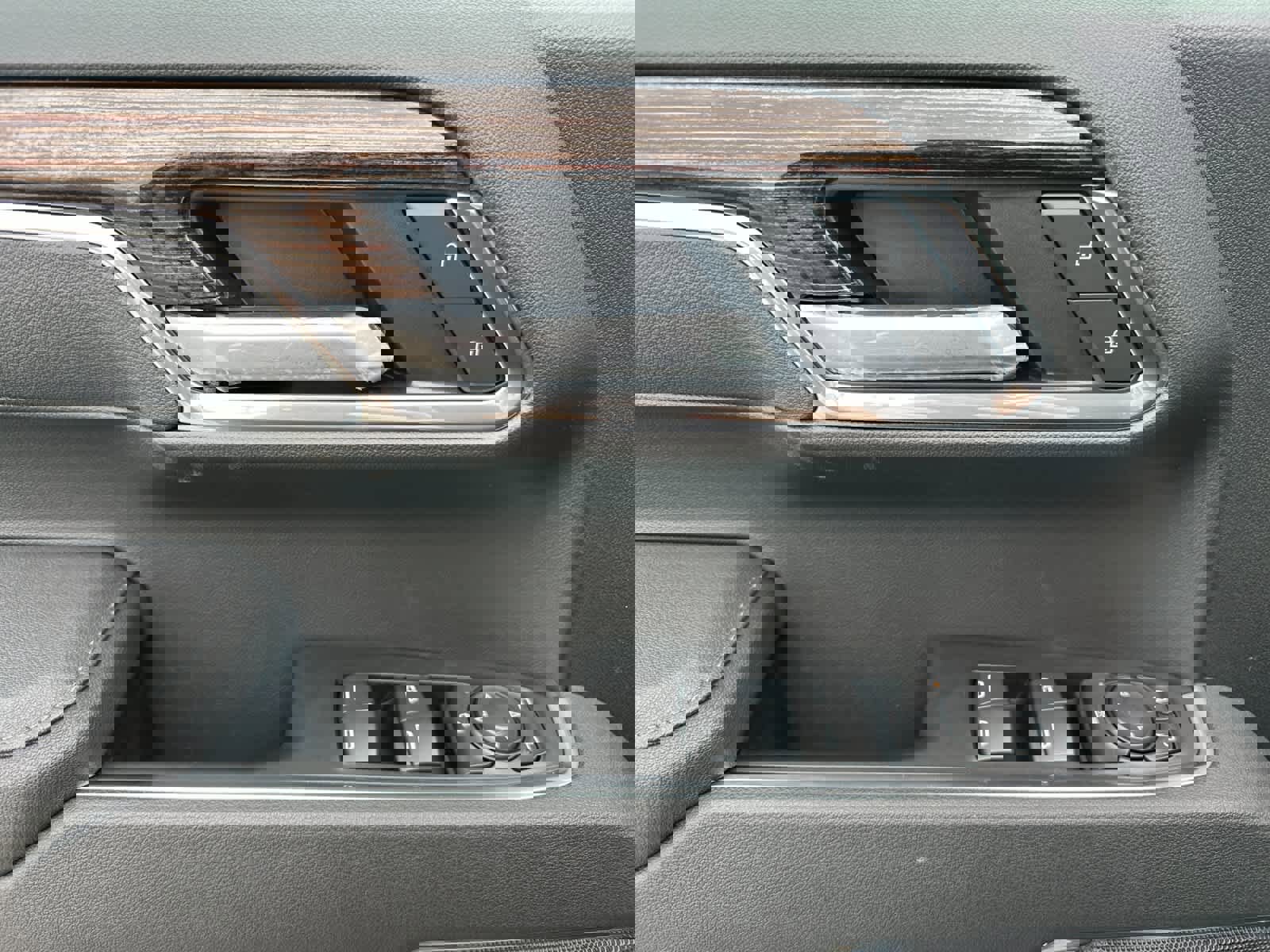 New 2026 GMC Sierra 1500 SLE w/ LPO, Black Badging Package image 10